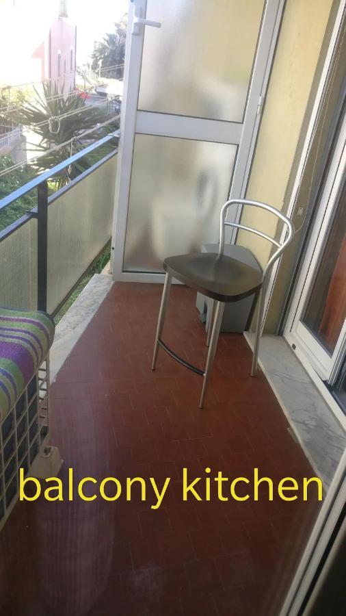 House Of Fly With Sea View, Front The Beach Savona Exterior photo