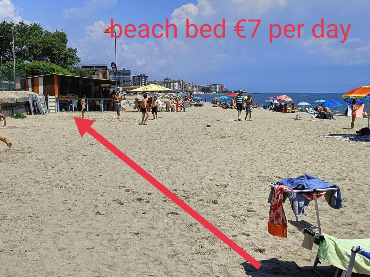 House Of Fly With Sea View, Front The Beach Savona Exterior photo